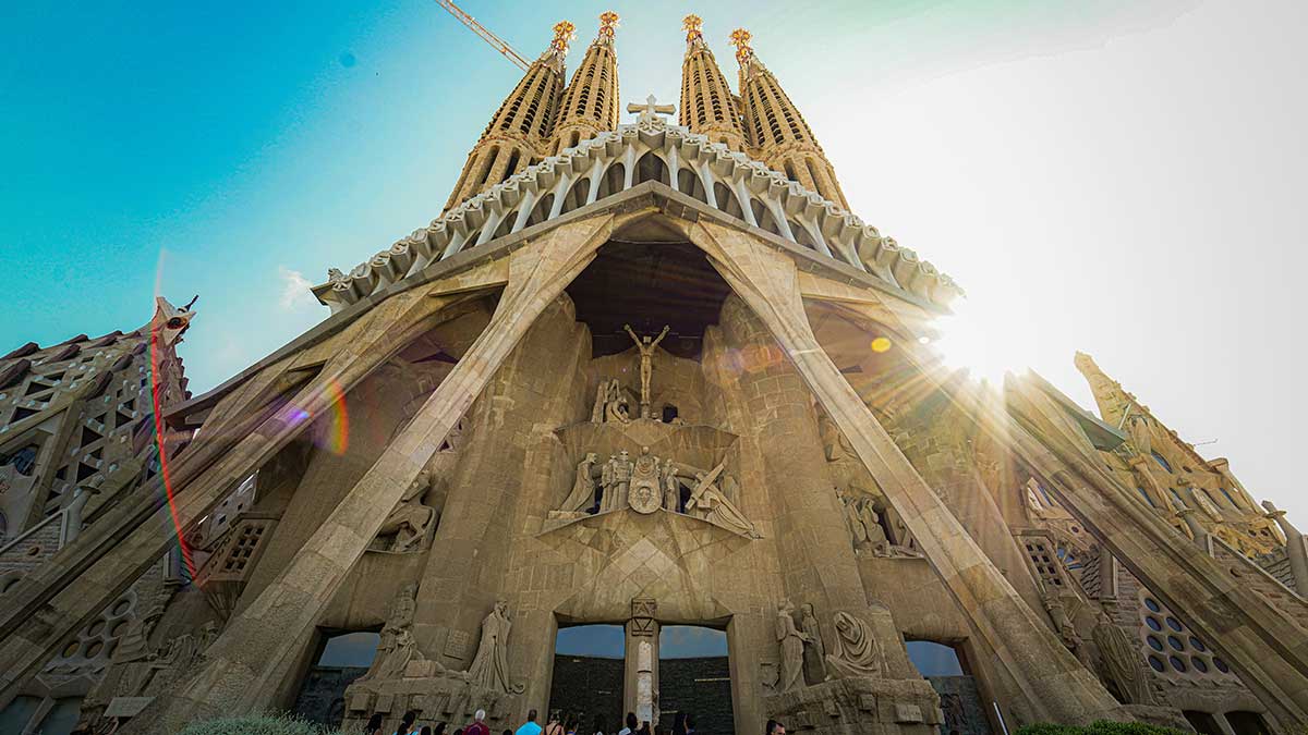 Cannabisurlaub Barcelona: Sagrada Família Einweihung 2026