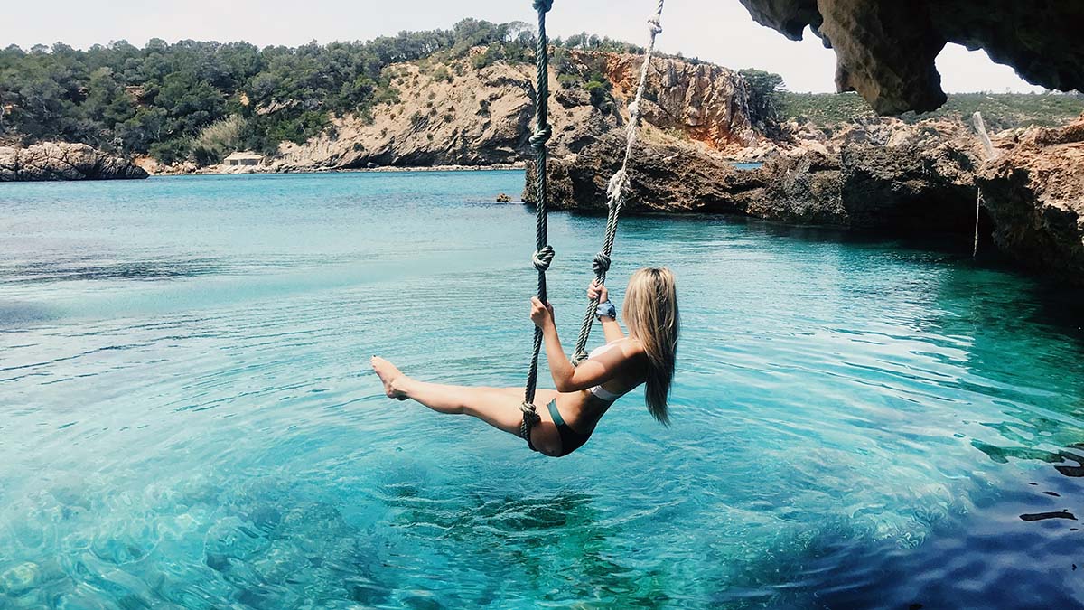 Ibiza - Sonne, Strand, angesagte Clubs & Cannabis