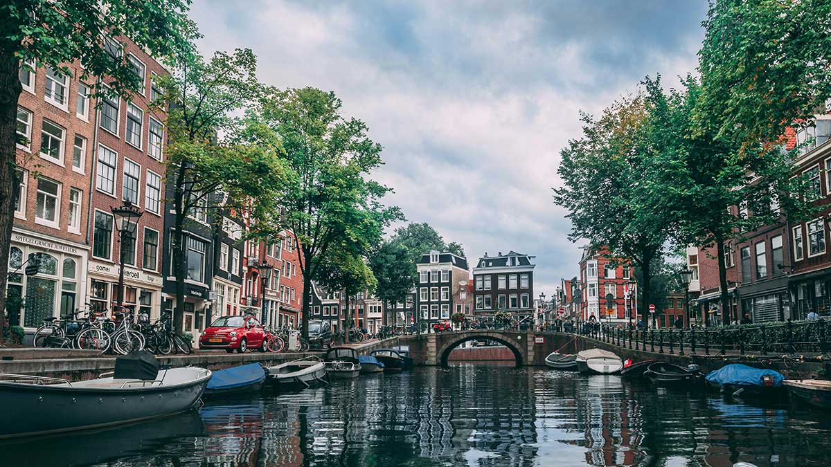 Amsterdam Coffeeshops & Cannabis-freundliche Unterkünfte