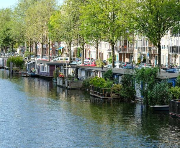 420 Freundliches Hausboot in Amsterdam