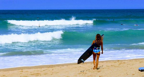 Stoke Surf House San Sebastian Surf Camp