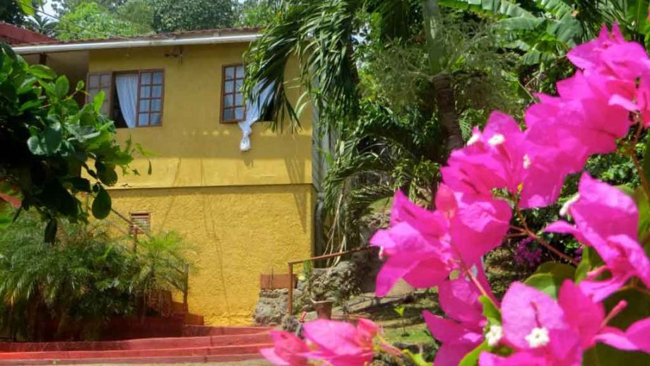 La Familia Guest House and Natural Farm